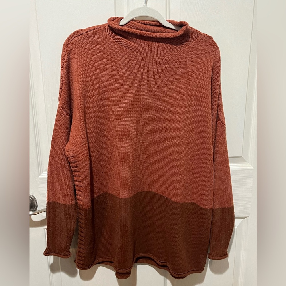 Tahari two toned, orange and brown sweater